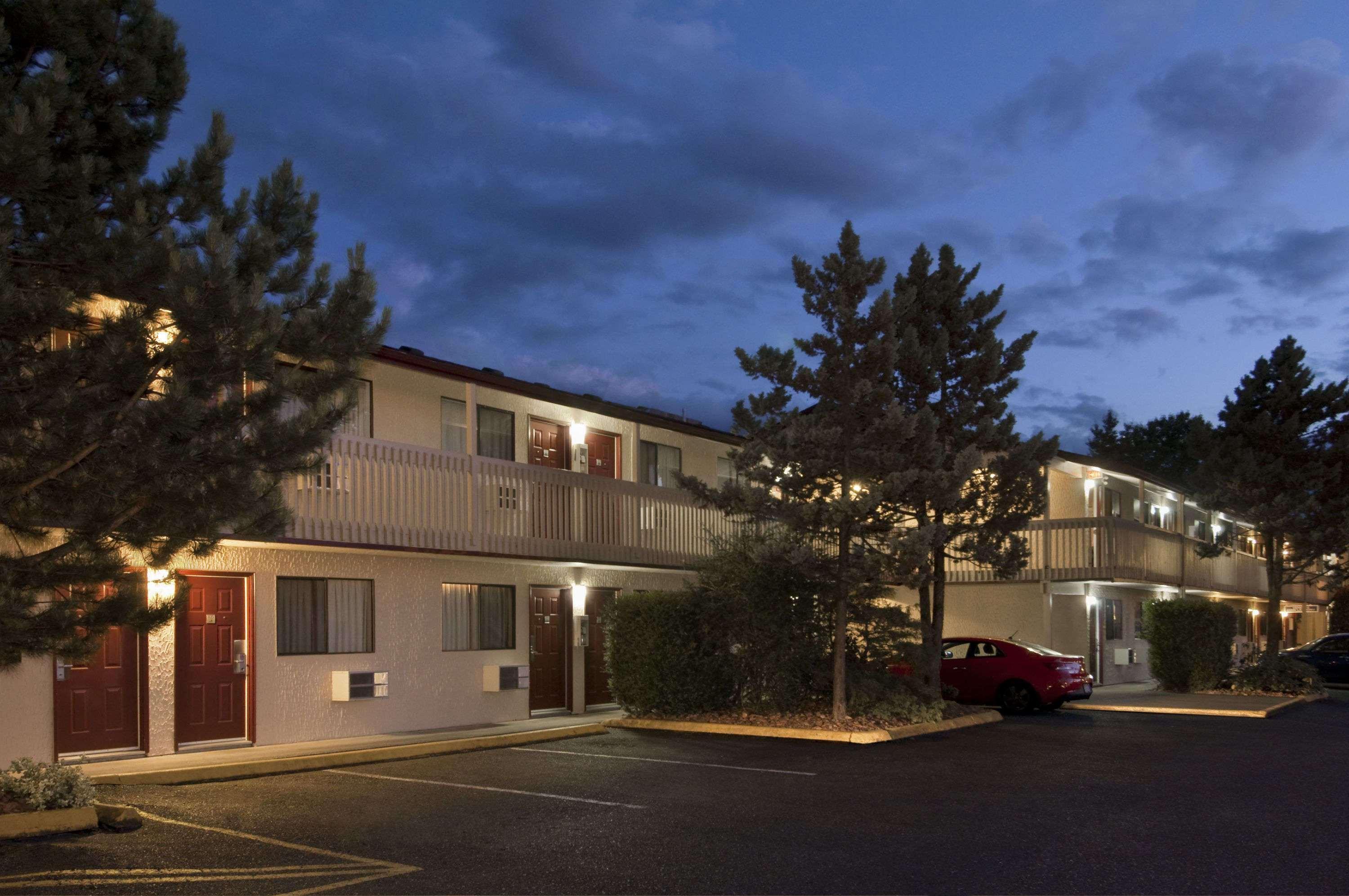 Coast Courtenay Hotel Exterior photo