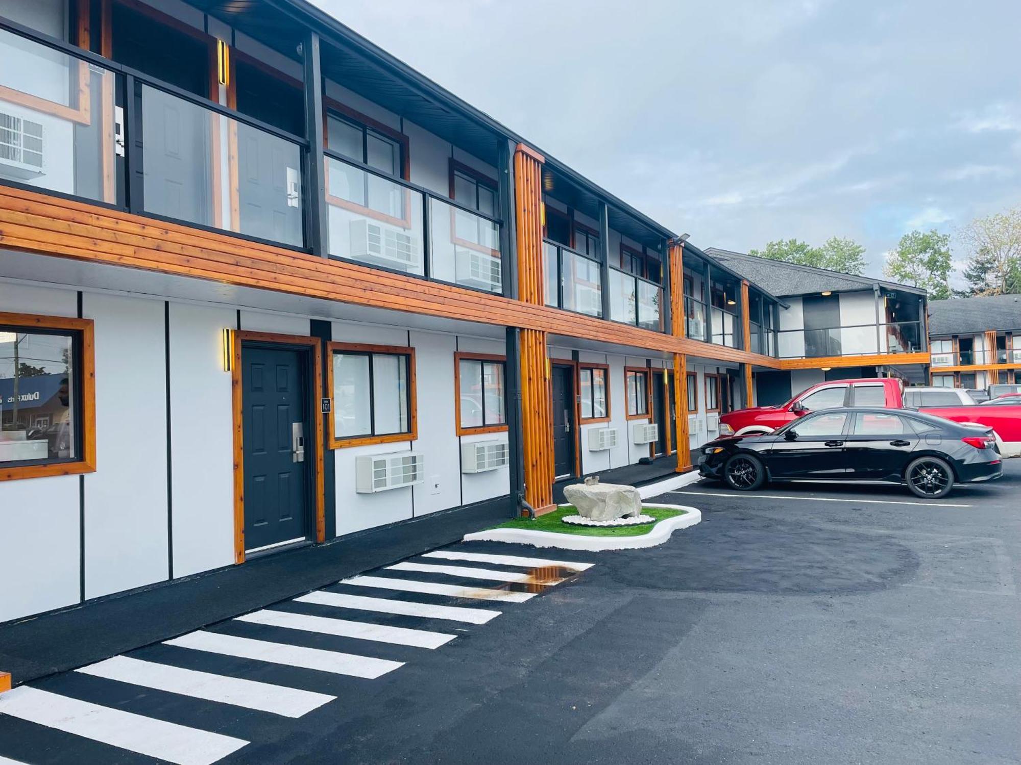 Coast Courtenay Hotel Exterior photo